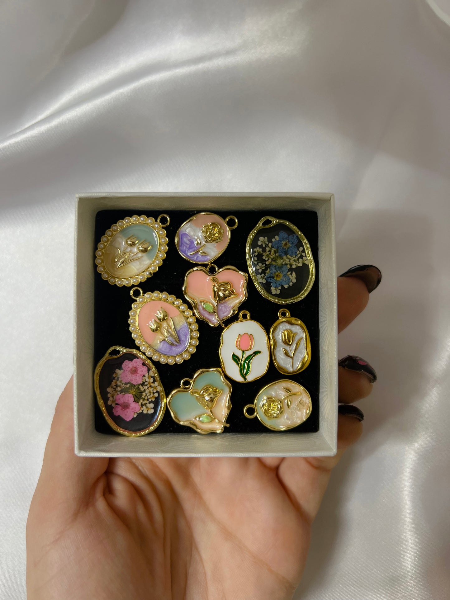 Giro Di Perle + Charm Floreale